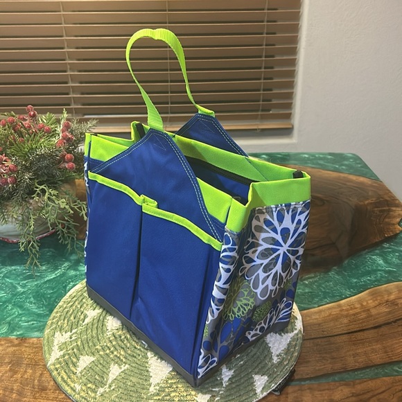 Pampered Chef Garden Tote, large compartment, 5 outside pockets.12” x 8”… - Picture 8 of 8